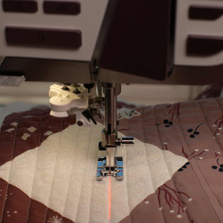 EPIC™ 95Q – adjustable laser sewing guidance in use