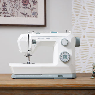 HUSQVARNA® VIKING® ONYX™ 15 Sewing Machine – front view