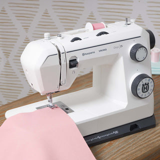 HUSQVARNA® VIKING® ONYX™ 25 Sewing Machine – front angle