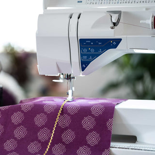 SAPPHIRE 930 – in use on a home-decor sewing project