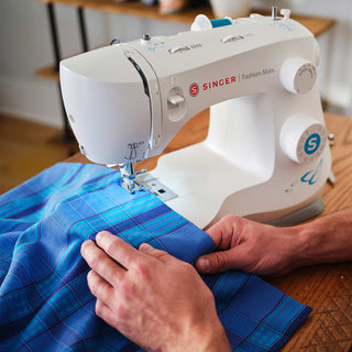 SINGER Fashion Mate 3342 – in use on a fabric project