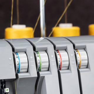 SINGER® HD0400S – adjustable tension dials close-up