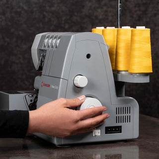 SINGER® HD0400S – adjustable tension dials close-up