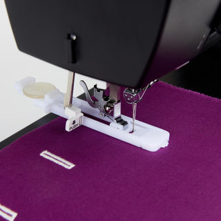 4432 Sterling – one-step buttonhole sample