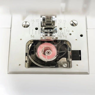 Singer SC220 – top loading bobbin area