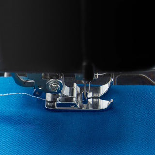 Singer M1000 mending machine – close-up of stitch settings