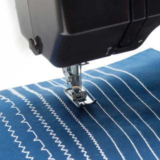 Singer M1000 mending machine – close-up of stitches